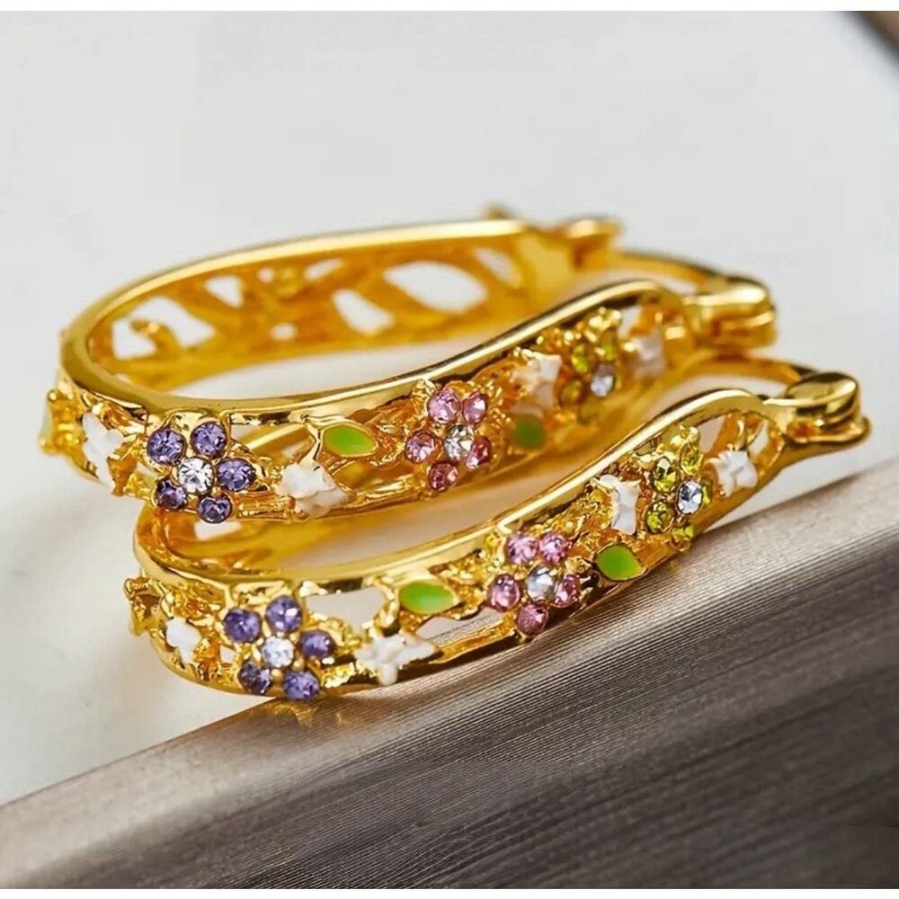 Elegant Minimalist Hollowed Out Circular Micro Inlay w/ Colored Zircon Flowers